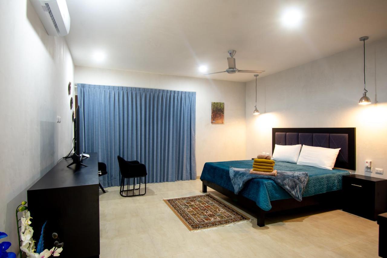 Hotel Casa Tortuga Tulum - Cenotes Park Inclusive 외부 사진 A bedroom in a hotel