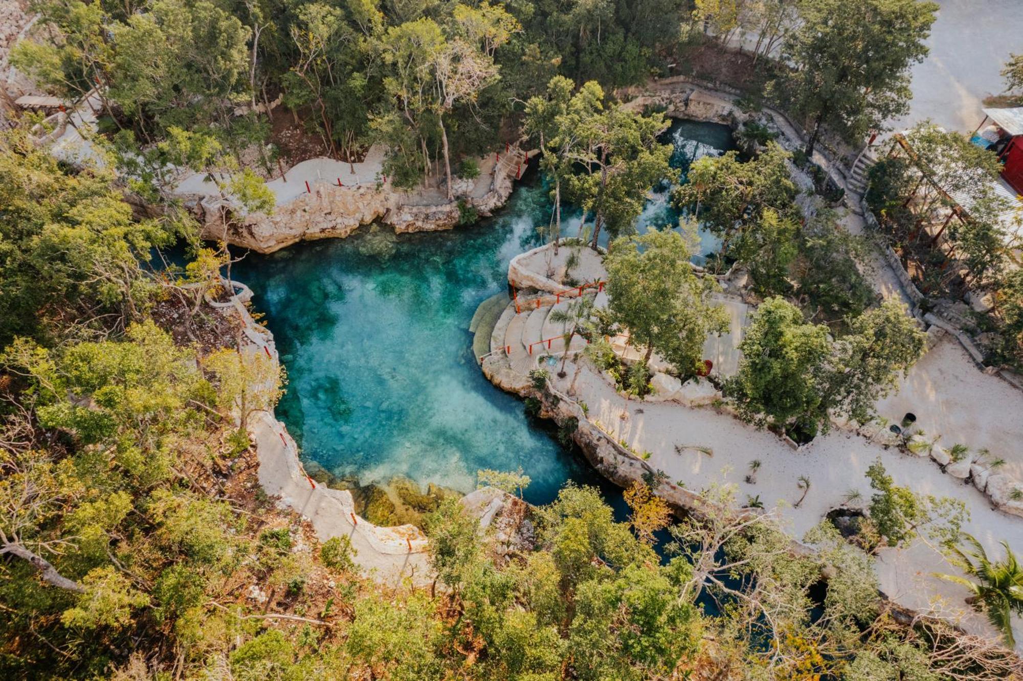 Hotel Casa Tortuga Tulum - Cenotes Park Inclusive 외부 사진 Aerial view of the Blue Lagoon
